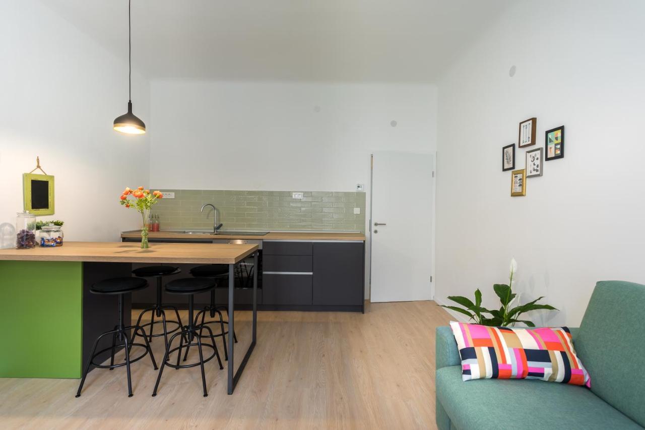 Go2Zagreb Chick Apartment Private Parking Available Ngoại thất bức ảnh