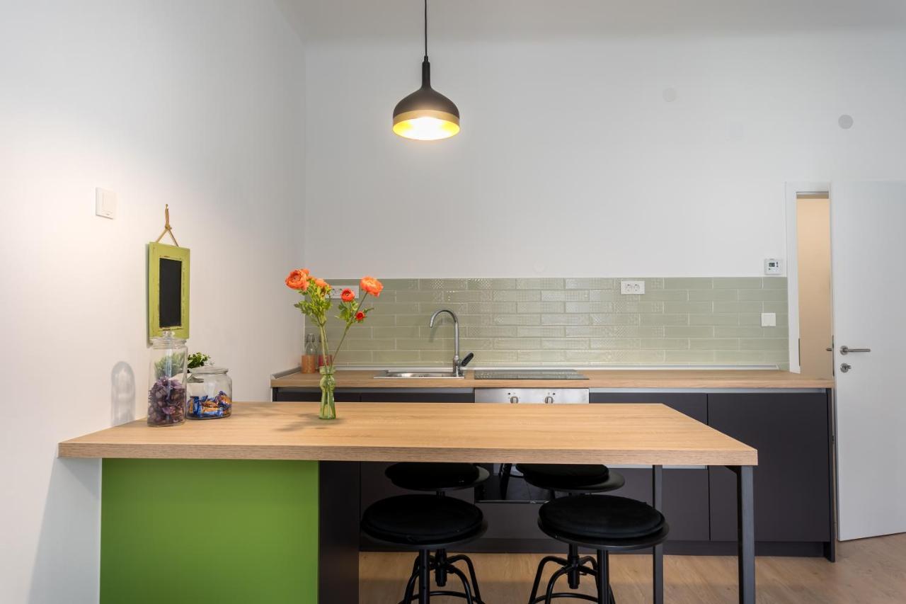 Go2Zagreb Chick Apartment Private Parking Available Ngoại thất bức ảnh