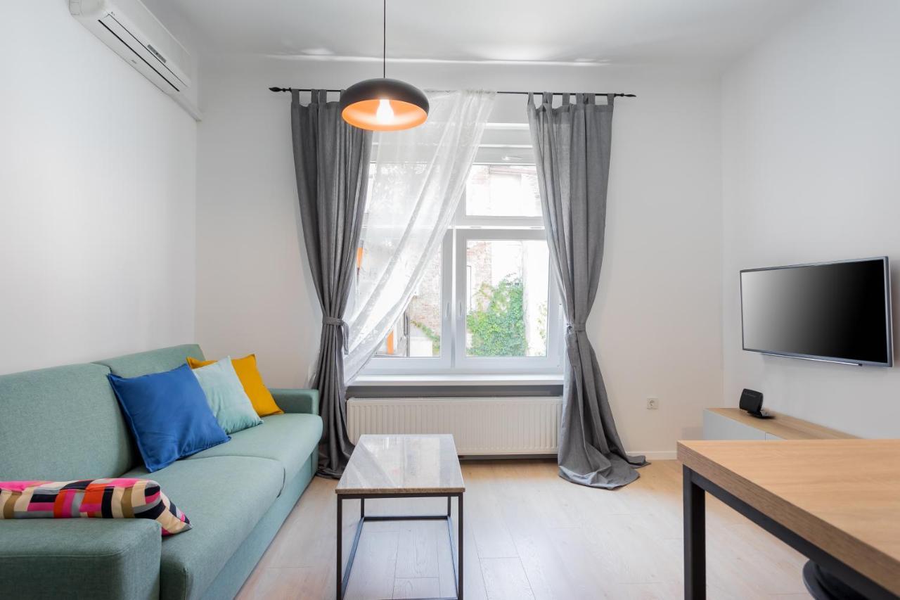 Go2Zagreb Chick Apartment Private Parking Available Ngoại thất bức ảnh